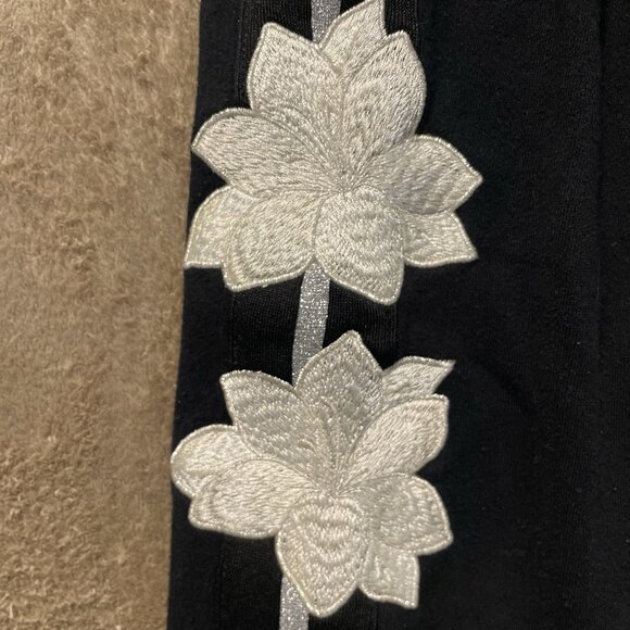 Victorias Secret PINK Pants Womens Sz S Flower Embroidered Black Joggers Mid Ris - Picture 4 of 8
